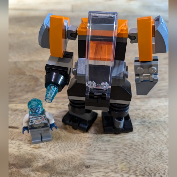 Lego 31111 Creator 3 in 1 Cyber drone, scooter and mech - Picture 4 of 5